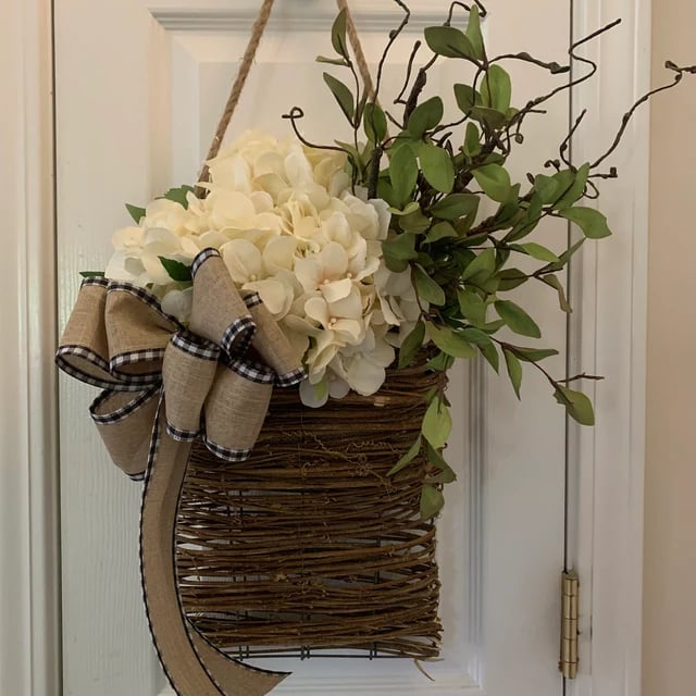 šMother's Day GiftšCream Hydrangea Door Hanger Basket Wreath